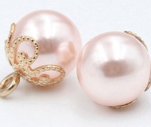 perles boutons roses à anneau